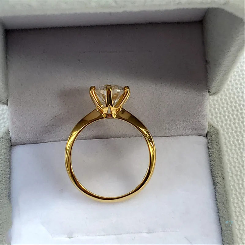 Stylish White Moissanite Six-Clawed Golden Ring